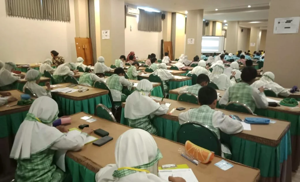 Hari Kedua Cambridge Primary Checkpoint Test, Siswa SDMM Tertantang Scientific Enquiry