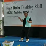 Ada Dayang Sumbi dan Sangkuriang Sekaligus pada Diri Zulfikar dalam HOTS Training Batch 3 di SMPM 12 GKB