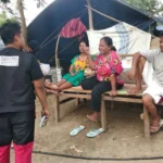 Mengobati sambil Memberi Penyuluhan, Kerja Relawan Medis Muhammadiyah di Tenda-Tenda Pengungsi Gempa Palu