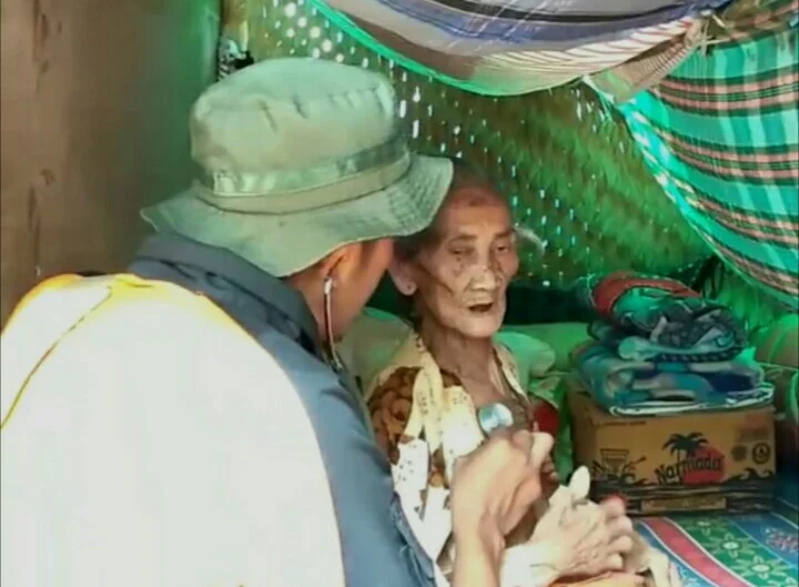 Sisir Pengungsi Lombok, Relawan Medis Muhammadiyah Obati Nenek Sirri Berusia 135 Tahun