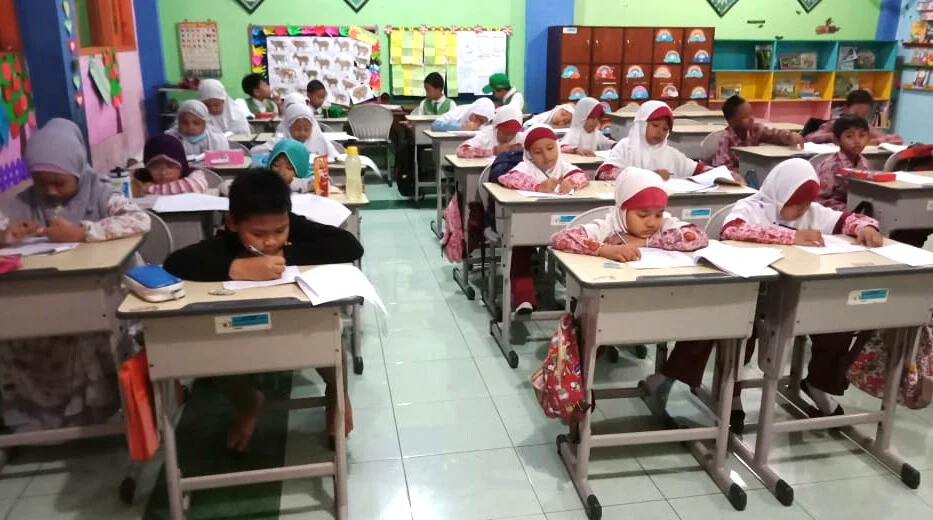 Di Rayon Tengah, Science Day 2 Klinik Sains Diikuti 169 Siswa