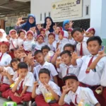 SD Muwri Ajak Siswa Belajar Bijak Belanja dan Membaca Buku Asyik