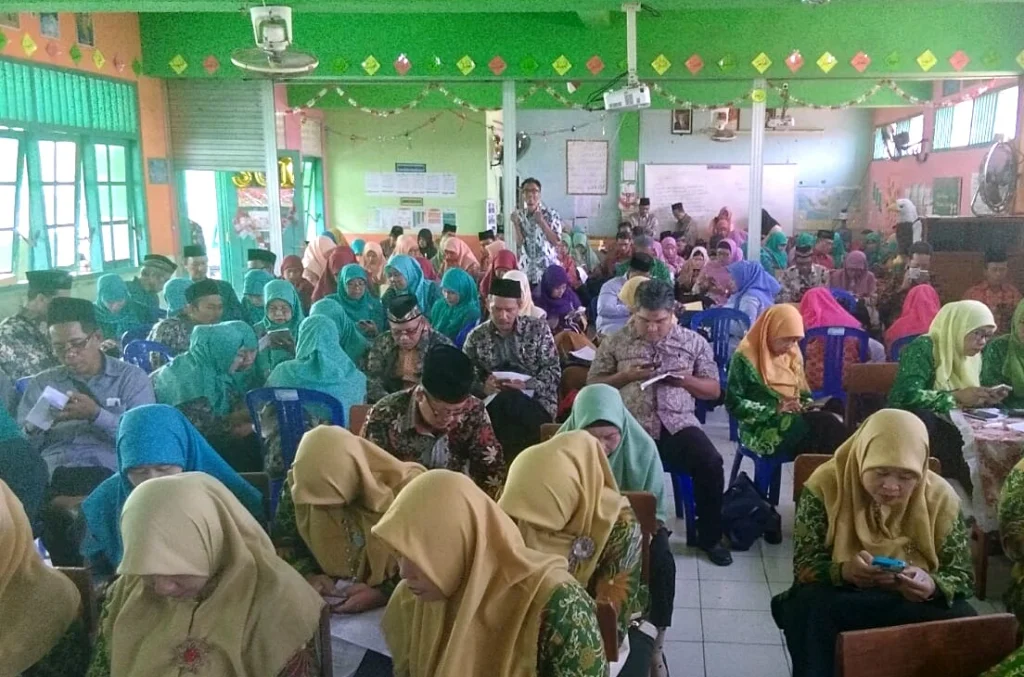 Saat Ujian Peningkatan Kompetensi Guru Madrasah Berbasis HP, Ini Kejadian yang Bikin Tegang