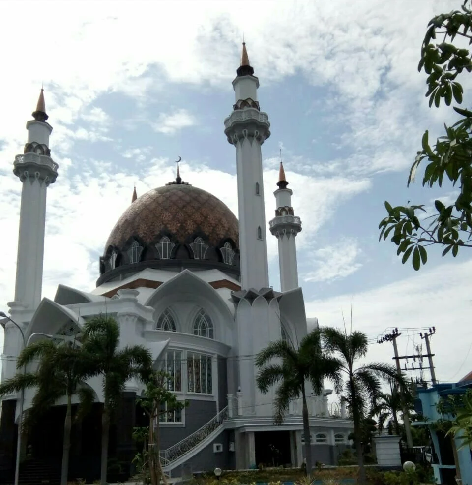Selain Namira, Lamongan Punya Ikon Baru Masjid Ki Bagus Hadikusumo yang Berarsitektur Bukhara