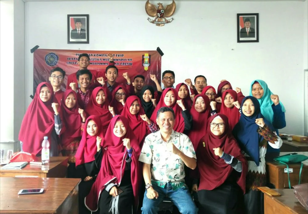 Redaktur PWMU.CO Berbagi Tips: Menulis Berita Itu Semudah Ngrumpi