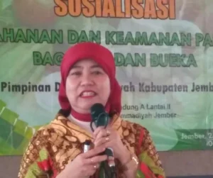 Serius tapi Kocak, Gaya Kepala Dinas Kesehatan Jember Sampaikan Bahaya Pewarna Makanan dan Lipstik
