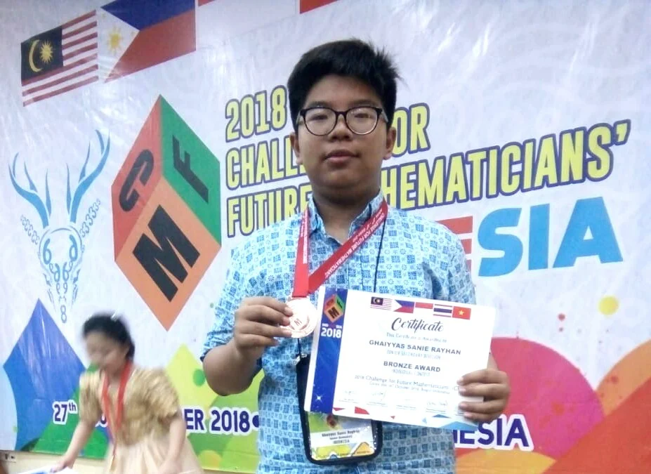 Siswa SMPM 12 GKB Raih Medali pada “Challenge for Future Mathematician”