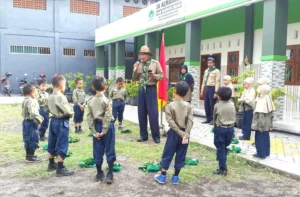 ‘Gubernur’ HW Jatim Lantik Pandu Athfal Melati SD Almadany