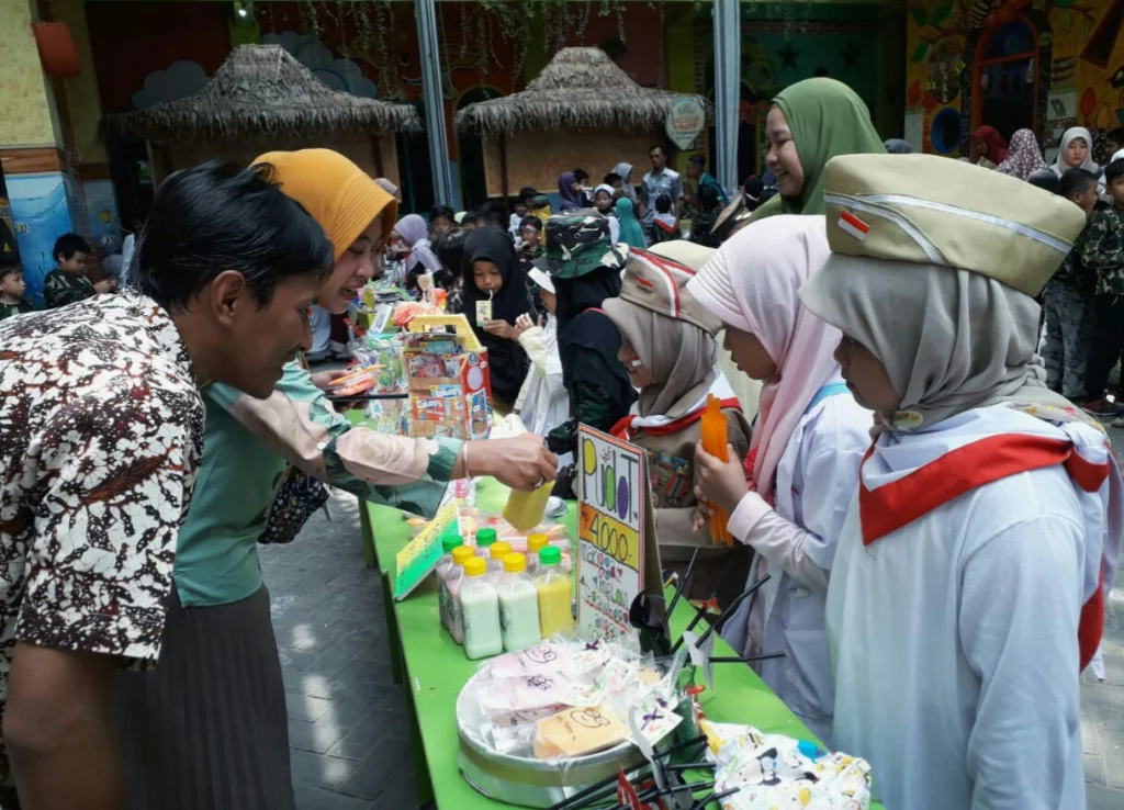 Sekolah Kreatif Ini Latih Jiwa Wirausaha Siswa dengan Entrepreneur Week