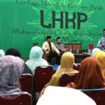 Ketika Pembicara Ajak Peserta Serasehan Beres-Beres Kursi Praktikkan Materi Manajemen Organisasi