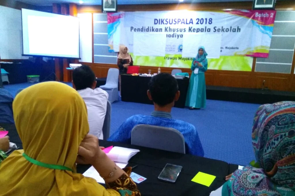 Ternyata Melakukan Perkenalan Diri dengan Analogi Benda-Benda Itu Asyik