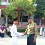 Gurunya Peserta Apel, Muridnya Jadi Petugas