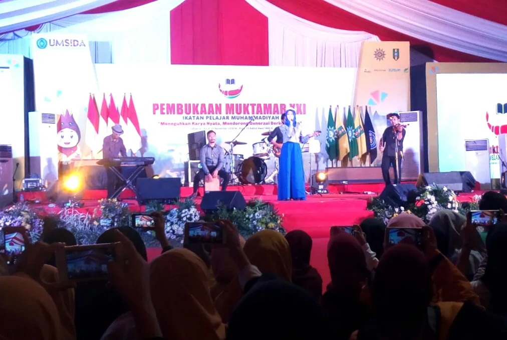 Saat Peserta Muktamar Hanyut dalam Panggung Hiburan