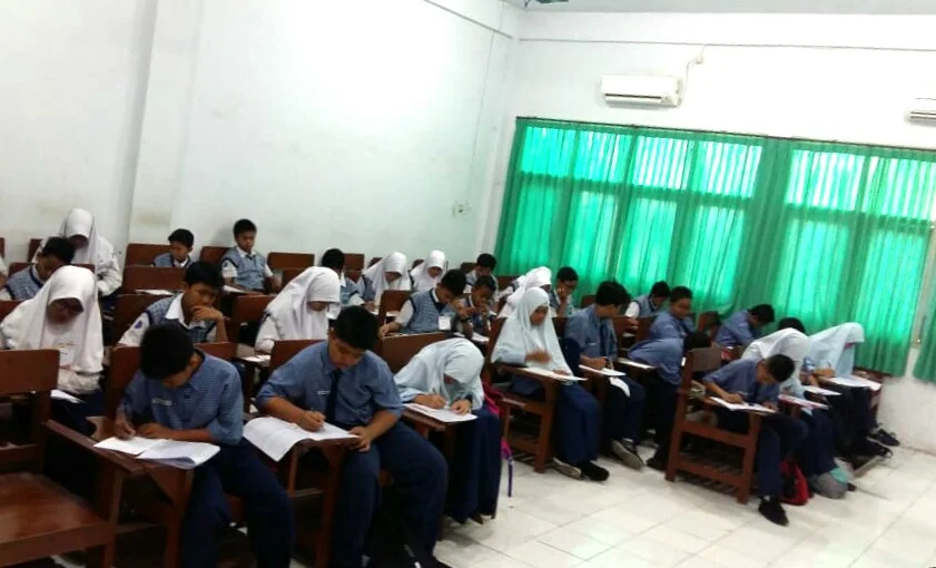 2415 Siswa Se-Gresik Ikuti Penyisihan Kompetisi Matematika Nalaria Realistik 14