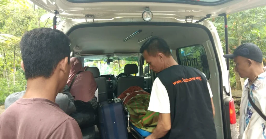 Sopir Bus yang Wafat Mendadak Itu Telah Diantar Lazismu Gresik ke Kebumen