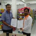 Uang Kembalian 212 Mart Gresik untuk Program Lazismu ‘Guru TPA Sejahtera’