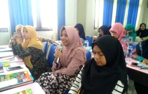 Kebahagiaan Ganda Guru Ini: Dapat Dua Hadiah dan Bisa Bawa Matematika dalam Kehidupan Nyata