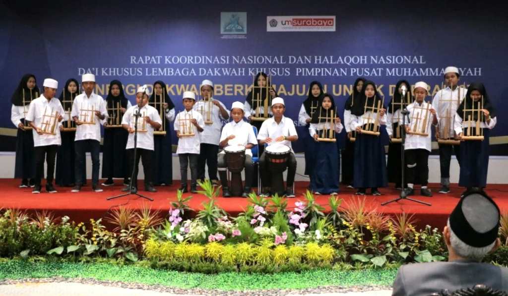 Angklung Anak Jalanan Hibur Peserta Rakornas dan Halaqah Dai Khusus