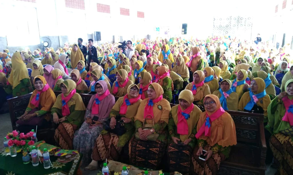 Ribuan Warga Aisyiyah Lamongan Ramaikan Pink Blue Day