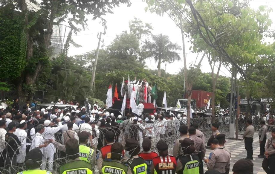 Ribuan Massa Demo Konjen RRT, Desak Hentikan Penindasan Muslim Uighur