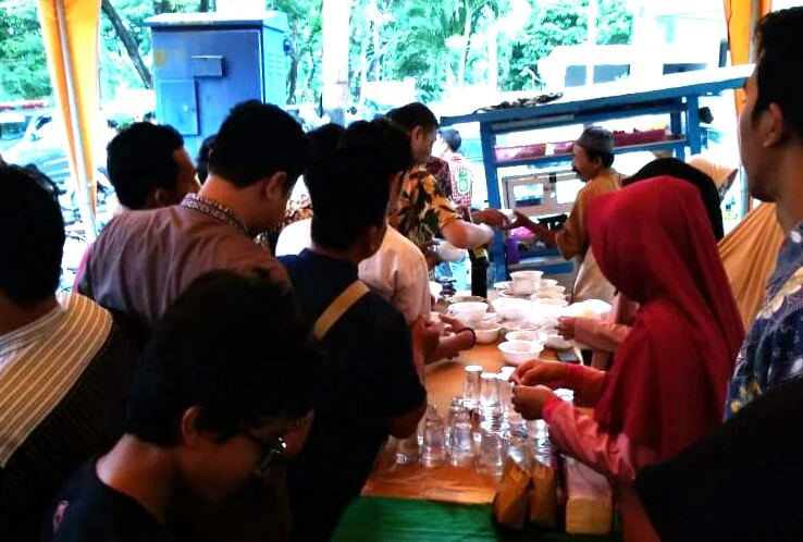 Warung Jumat B41K Kali Ini Membawa Berkah bagi Pedagang Bakso