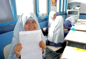 Momong Bayi Kembar Tiga hingga Nikmati Legoland, Siswa-siswi Ini Tulis Pengalaman Berlibur