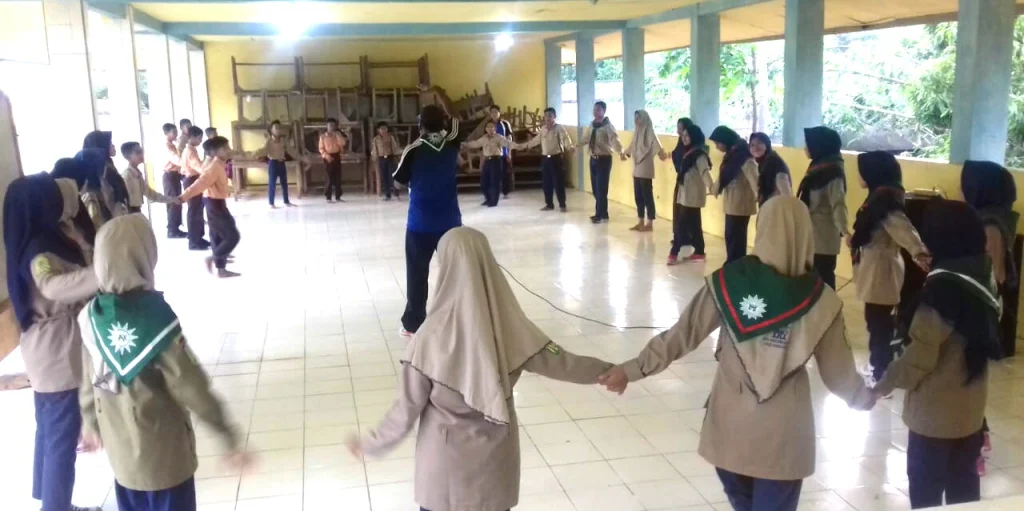 49 Siswa MTsM 5 Daun Bawean Ikuti Persami
