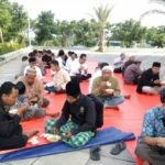 Mengakrabkan Jamaah Pengajian dengan Soto dan Rawon