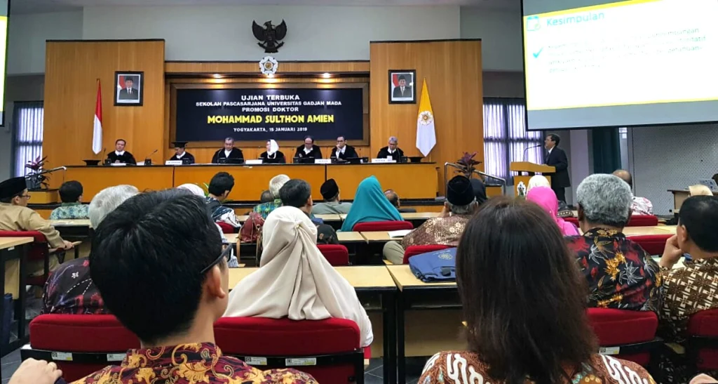 Wakil Ketua PWM Jatim Sulthon Amien Ujian Doktoral di UGM