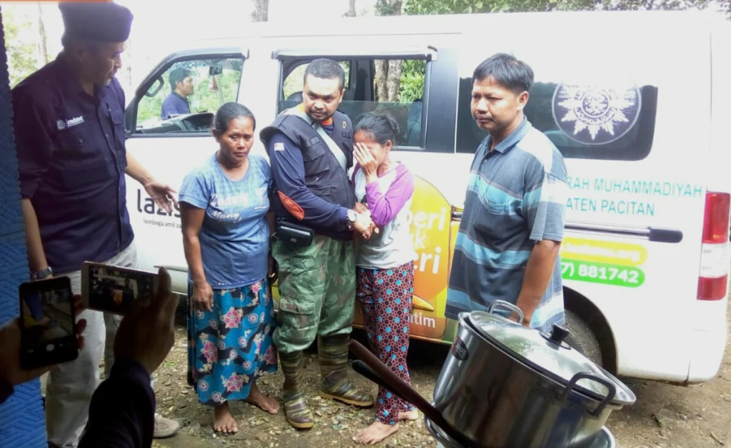 Rumah Ayahnya Ludes Terbakar, Siswi SMP Ini Menangis Kehilangan Peralatan Sekolah