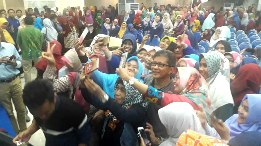 Rocky Gerung: Kalau Politik Dilarang di Kampus, Tutup Saja FISIP