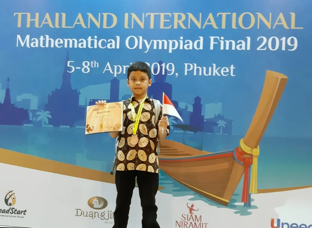Siswa SD Mugeb Bersinar di Thailand International Mathematical Olympiad Final 2019