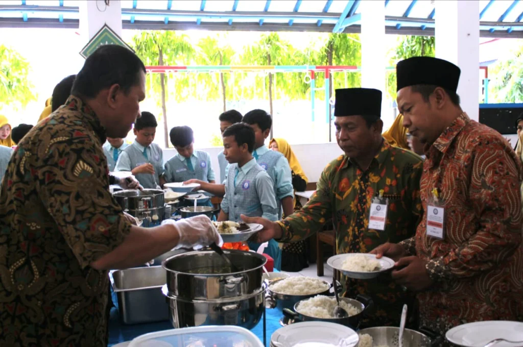 USBN Asyik di SDMM: Usai Lahap Soal, Santap Aneka Menu Spesial