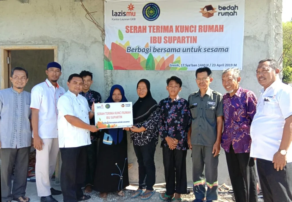 12 Tahun Huni Rumah Pinjaman yang Bocor, Janda Empat Anak Ini Kini Bisa Tidur Nyenyak berkat Program Bedah Rumah