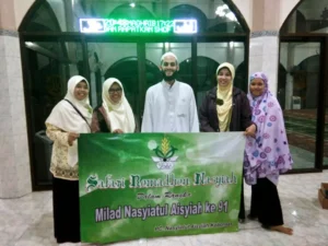 Safari Ramadhan ala Nasyiah Kebomas: Pembagian Takjil hingga Galang Dana untuk Palestina