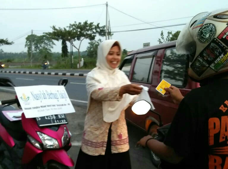 5.434 Paket Takjil Didistribusikan Nasyiah Lamongan di 25 Titik Kecamatan-Desa