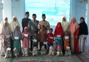 Nasyiah Panceng Santuni Anak Yatim: Perempuan Shalihah Tak Akan Halangi Suaminya Santuni Fakir Miskin