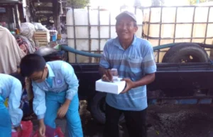 Sempat Dimarahi tapi Akhirnya Diterima dengan Senang Hati, Pengalaman Siswa SDMM Bagi-Bagi Nasi Berbuka dan Sahur