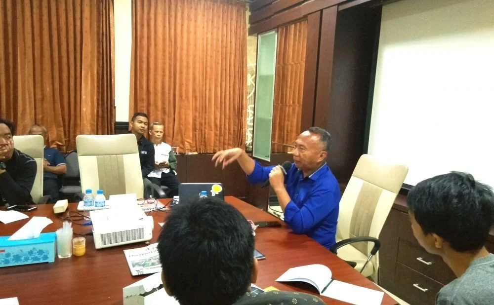 Menulis Opini, Tirulah Gaya Alquran