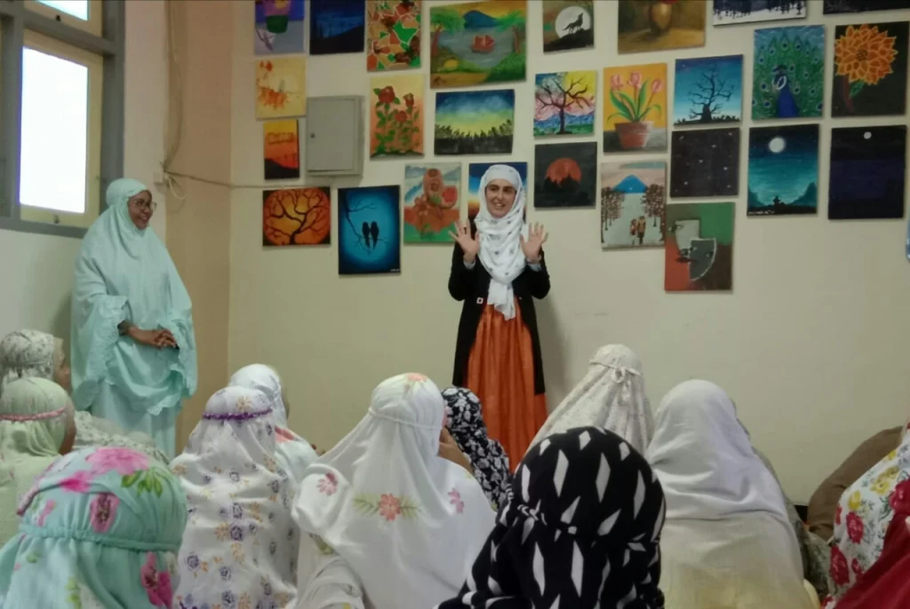Sering Terjadi Konflik di Negaranya, Alasan Gadis Afghanistan Ini Ambil Magister Psikologi di Unair