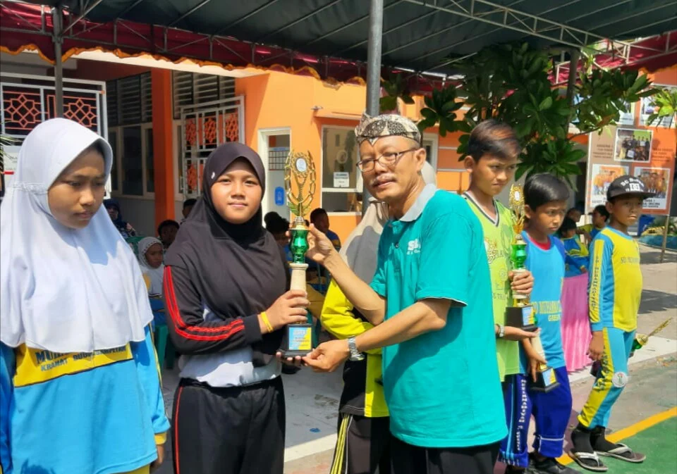 Dua Siswa Mimsagum Juara Lomba Olahraga Tradisional
