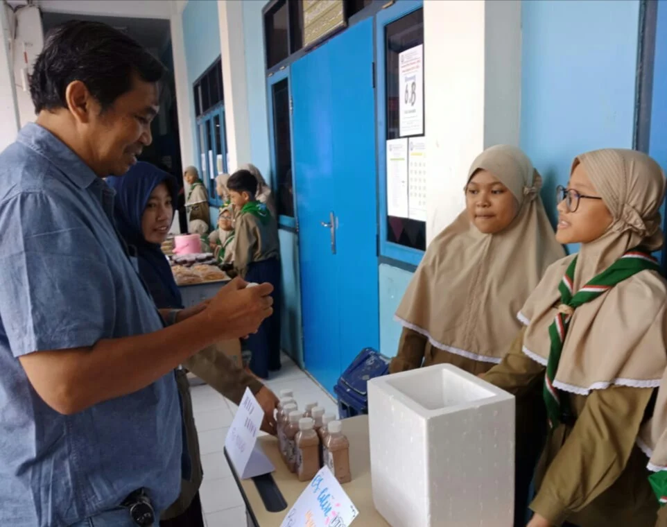 Kunjungi Kids Entrepreneurs SDMM, Ini Pujian dan Saran Ketua Majelis Dikdasmen