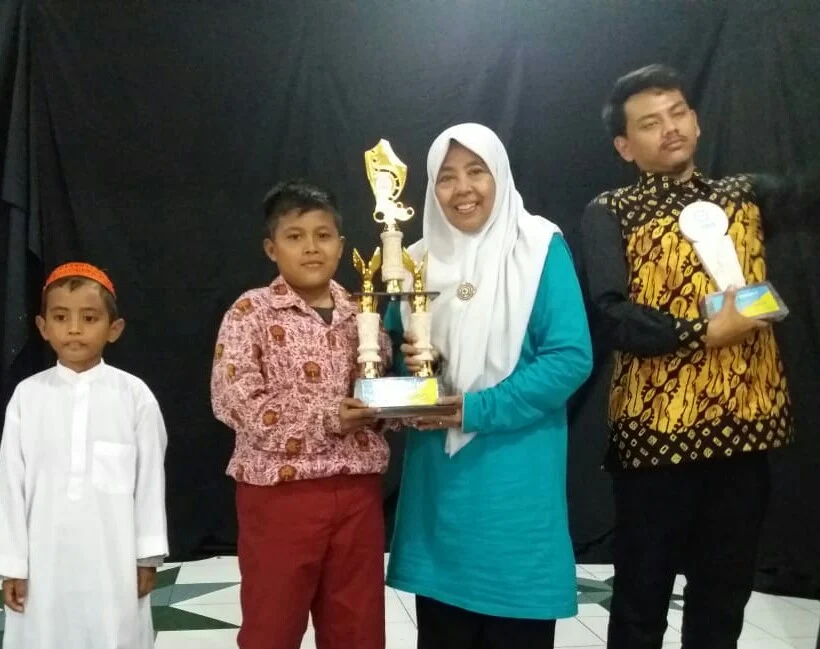 Kali Pertama Ikuti Lomba Teater, SDM 3 Gresik Raih Juara III