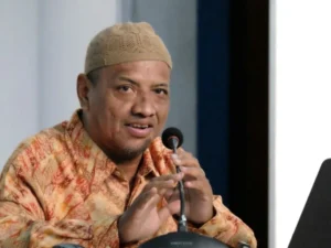 Shaf Shalat yang Rapat dan Lurus sesuai Hadits Shahih