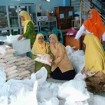 Aisyiyah GKB Gresik Santuni Lansia Dukun