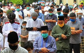 Ketika Imam Jumat Tukar Guling Ayat