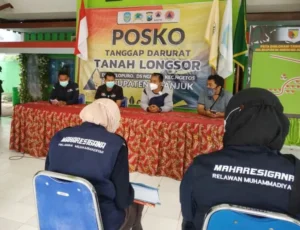 Maharesigana UMM Terjun ke Lokasi Longsor Nganjuk