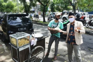 PDPM Kota Bandung Kembali Berbagi Beras, Kali Ini ke PKL dan lainnya