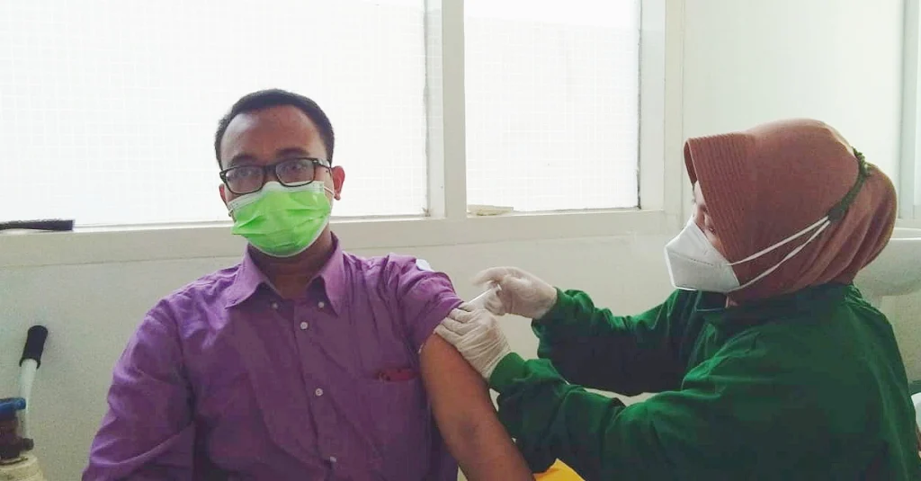 Lega, Guru SDM 3 Ikrom Ikuti Vaksinasi