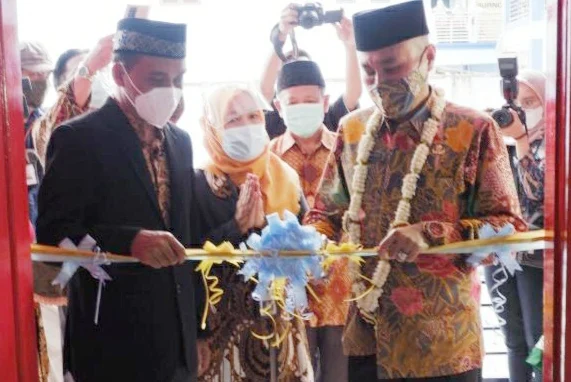 Kelas Telkom Fiber Optik SMKM 5 Babat Diresmikan Kadindik Jatim